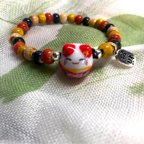 CERAMIC beaded pudgey oriental cat and silver alloy fashion bracelet - Picture 4 of 6